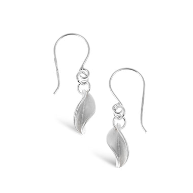 Mavilo Tiny Leaf Drop Earrings