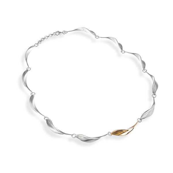 Mavilo Slim Leaf Necklace