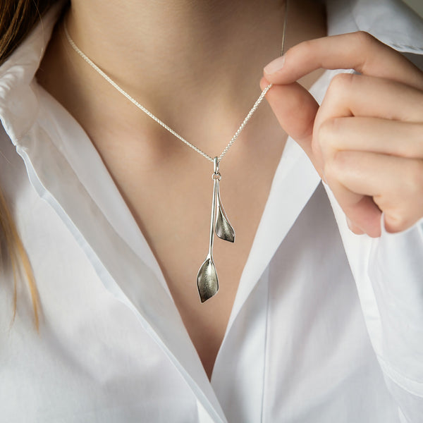 Lilium Medium Double Calla Lily Pendant