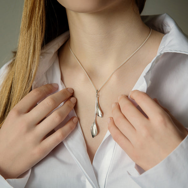 Lilium Medium Double Calla Lily Pendant