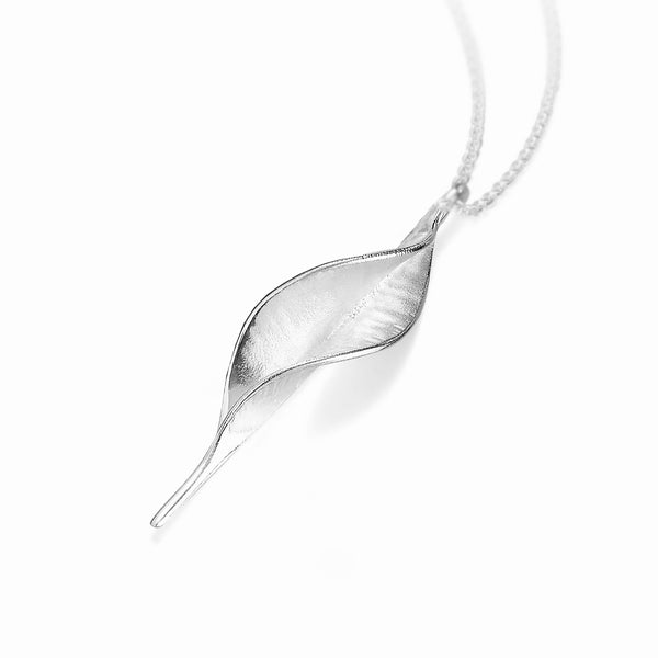 NLT Mavilo Wide Leaf Pendant Silver