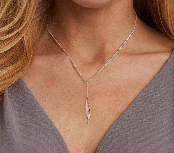 Mavilo Slim Leaf Pendant