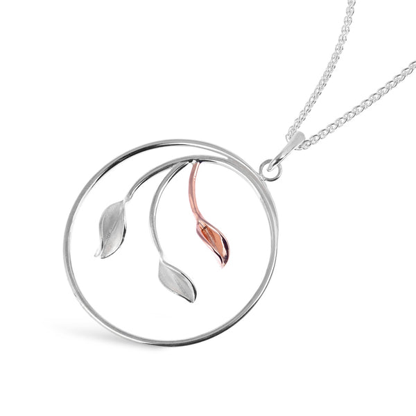 Mavilo Circular Three Leaf Pendant