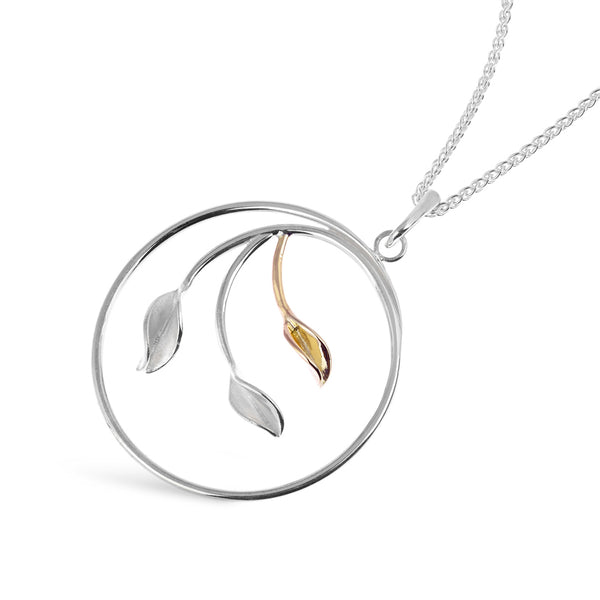 Mavilo Circular Three Leaf Pendant