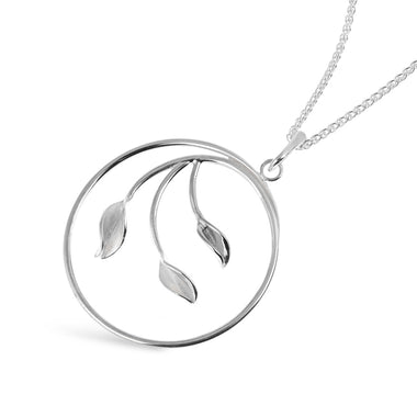 Mavilo Circular Three Leaf Pendant