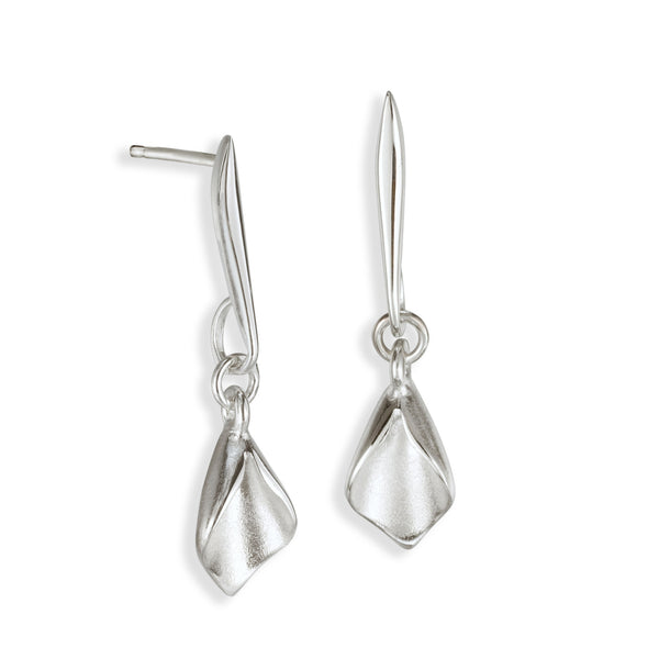 WE7 Lilium Small Calla Lily Drop Earrings Silver