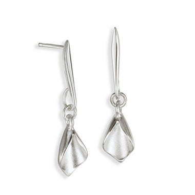 WE7 Lilium Small Calla Lily Drop Earrings Silver