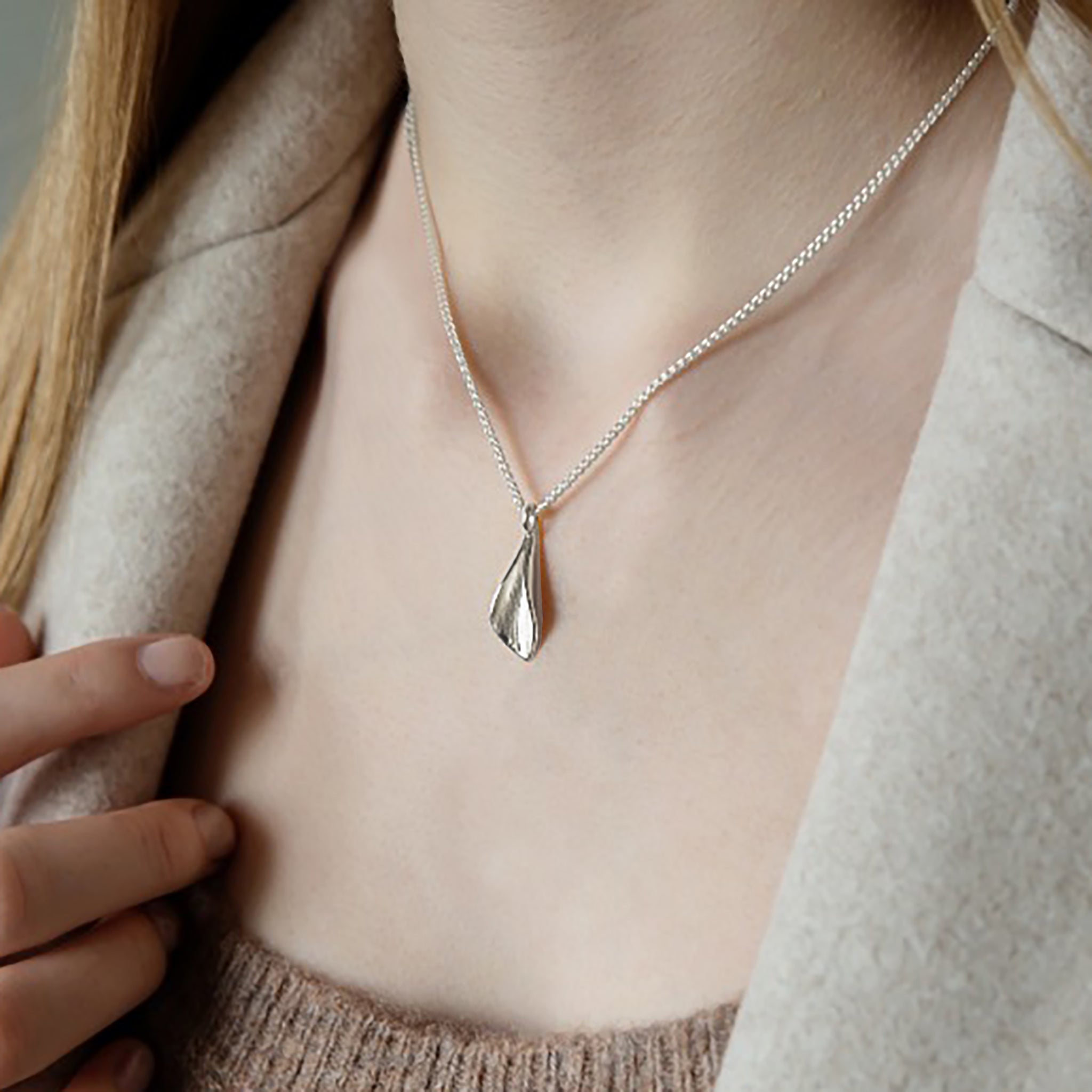 WPS Lilium Small Single Calla Lily Pendant Collette Waudby